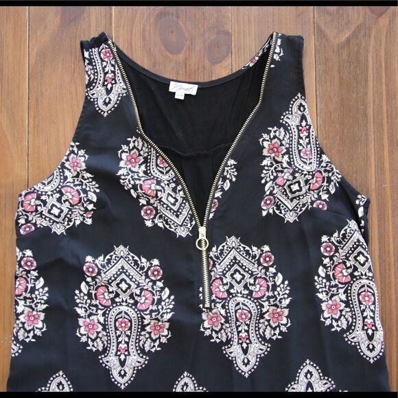 KISMET Partial Zip Front Top Size Extra Small - Picture 5 of 5